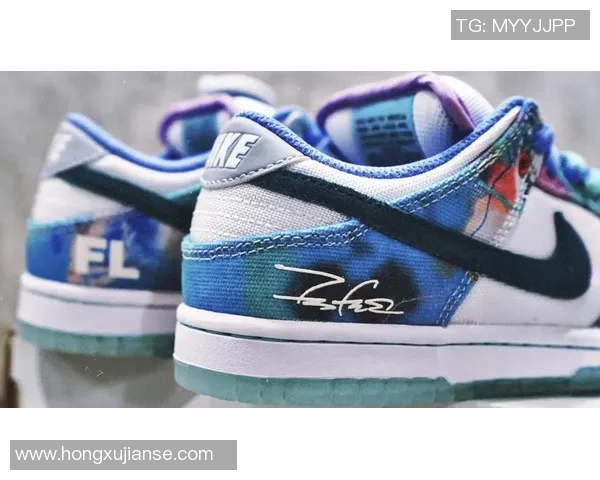 球场之星:解析足球巨星脚下的神鞋与背后的科技创新